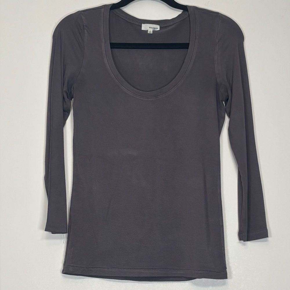 Wilfred Free Aritzia Grey Scoop Neck Long Sleeve Essential Tee